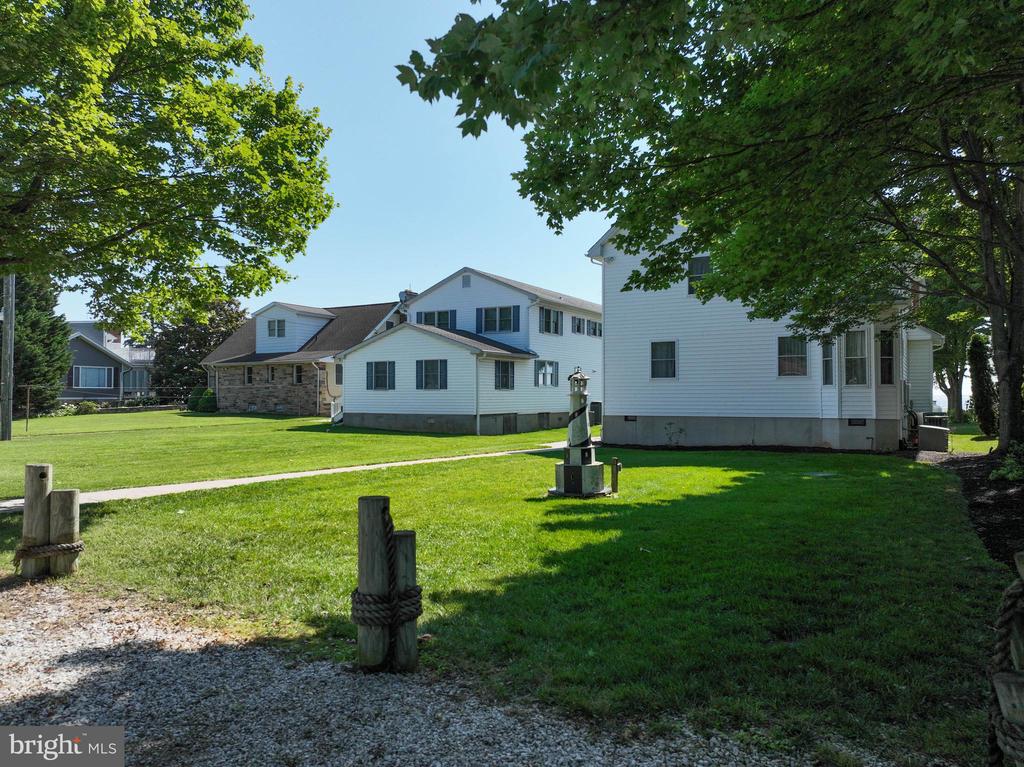 8227 BAYSIDE DRIVE