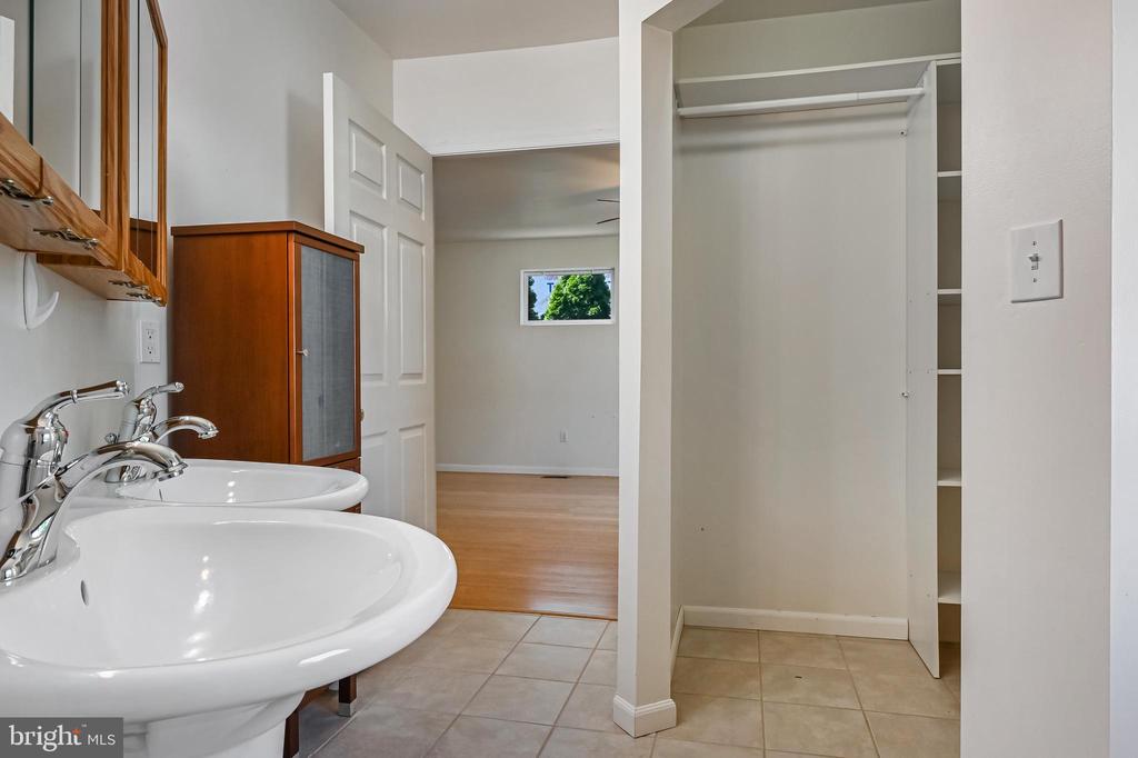 8227 BAYSIDE DRIVE