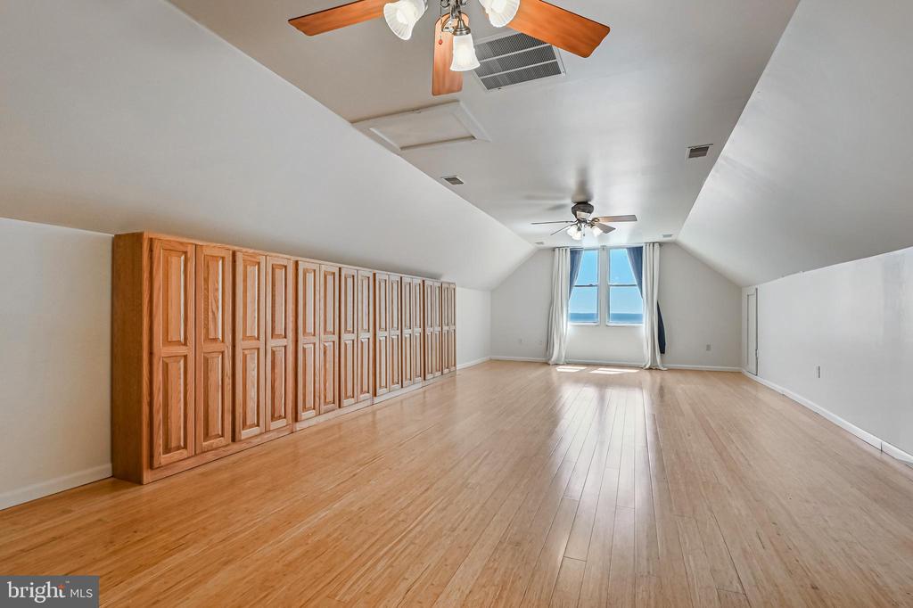 8227 BAYSIDE DRIVE