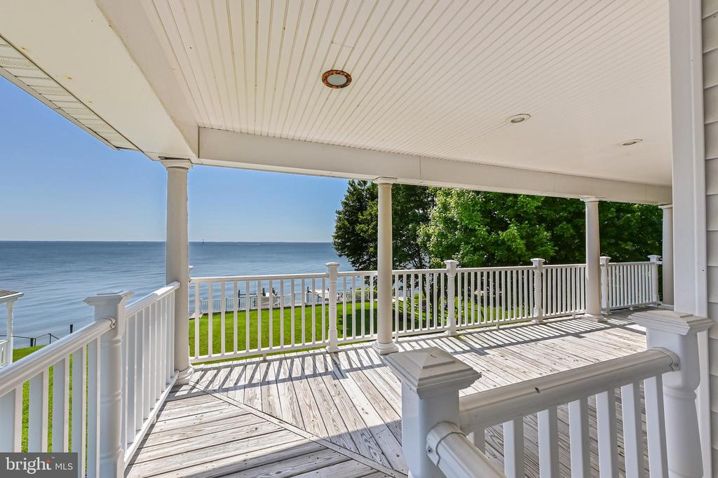 8227 BAYSIDE DRIVE