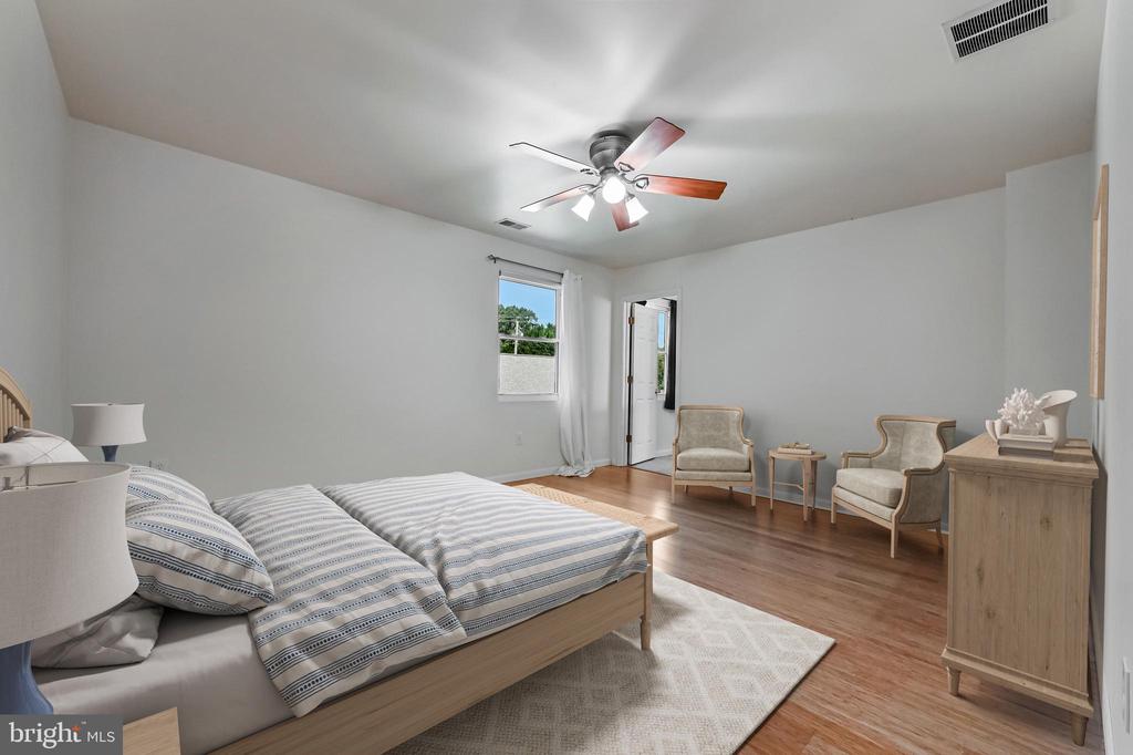 8227 BAYSIDE DRIVE