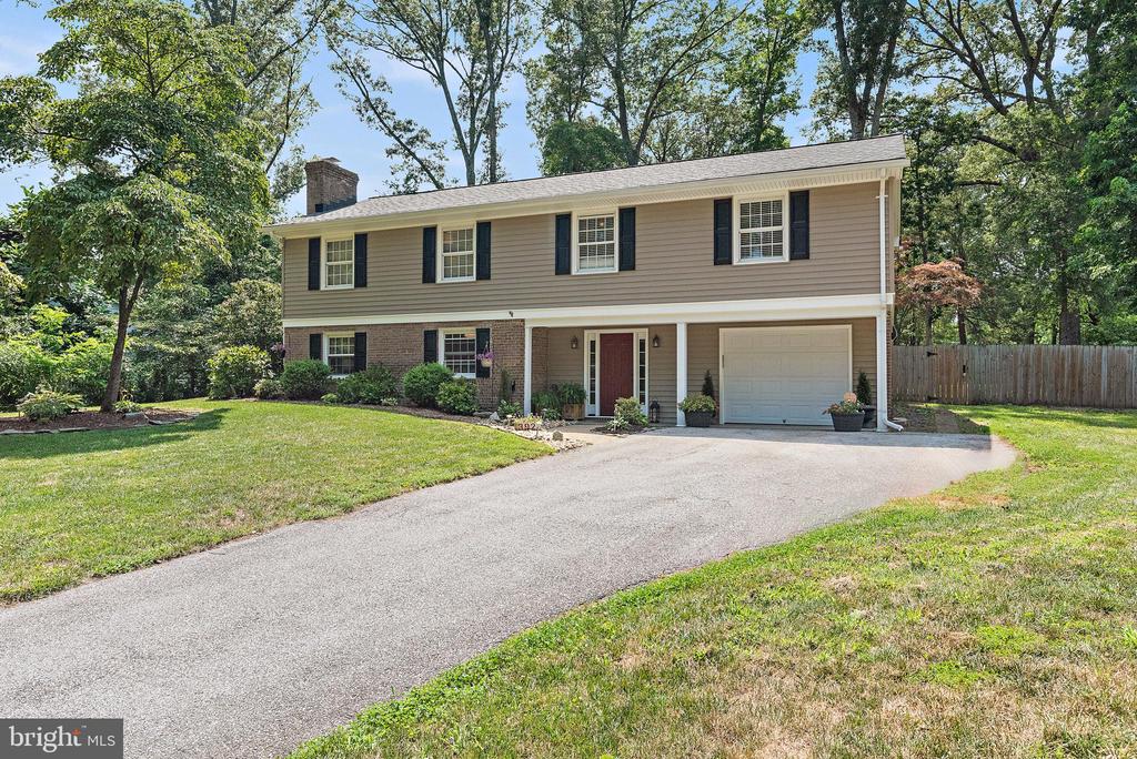 392 STONEHOUSE DRIVE
