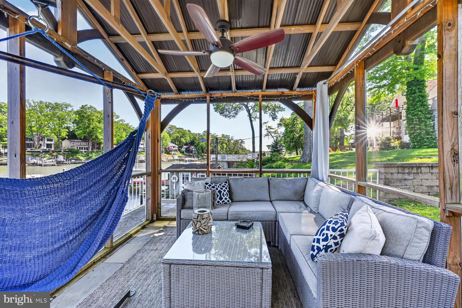 512 RIVERSIDE DRIVE