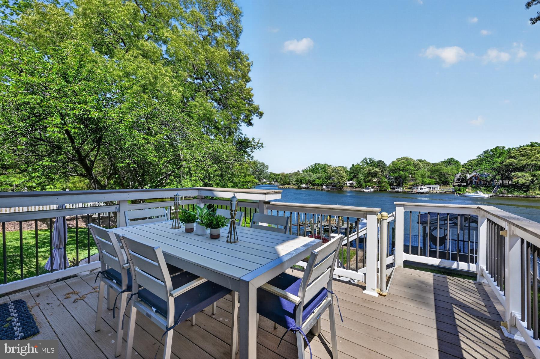 512 RIVERSIDE DRIVE