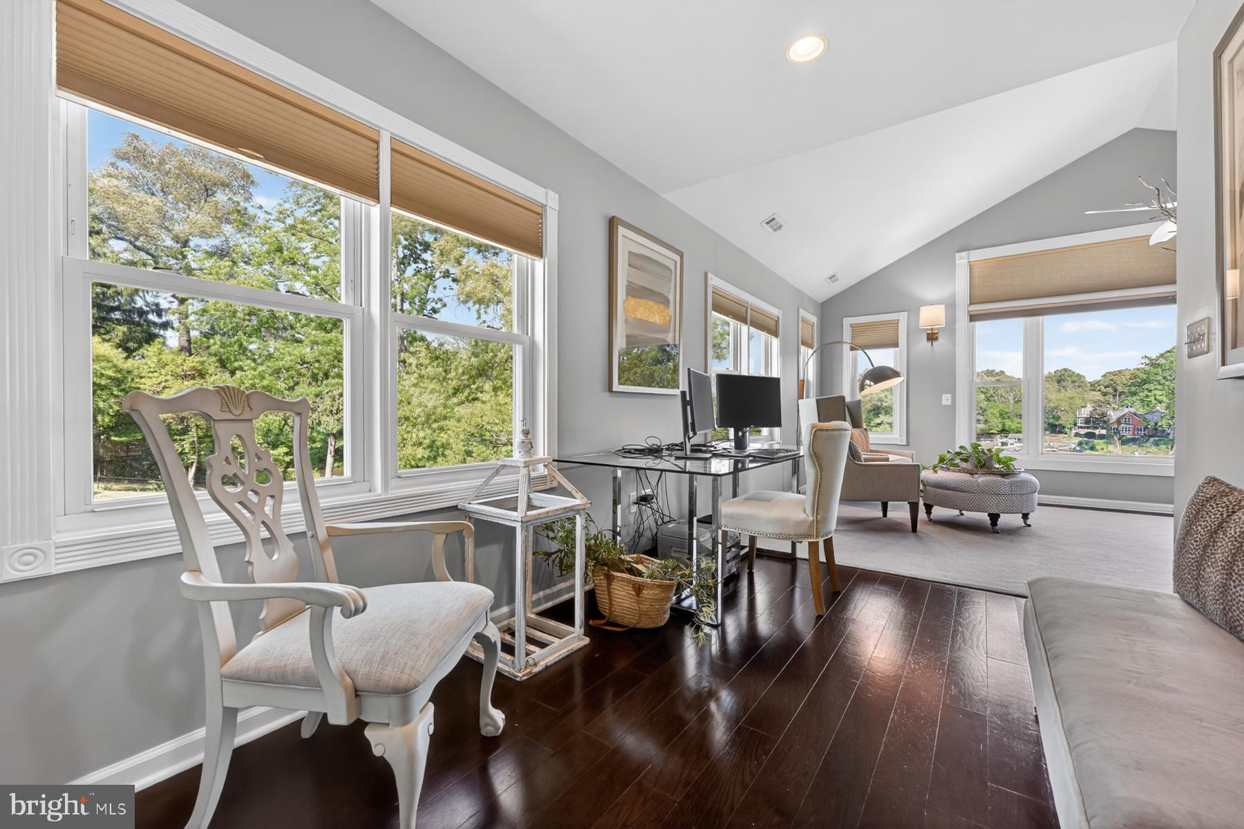 512 RIVERSIDE DRIVE