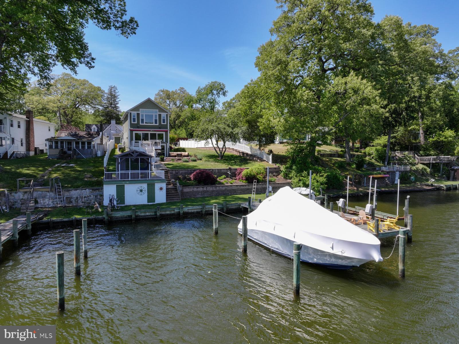 512 RIVERSIDE DRIVE