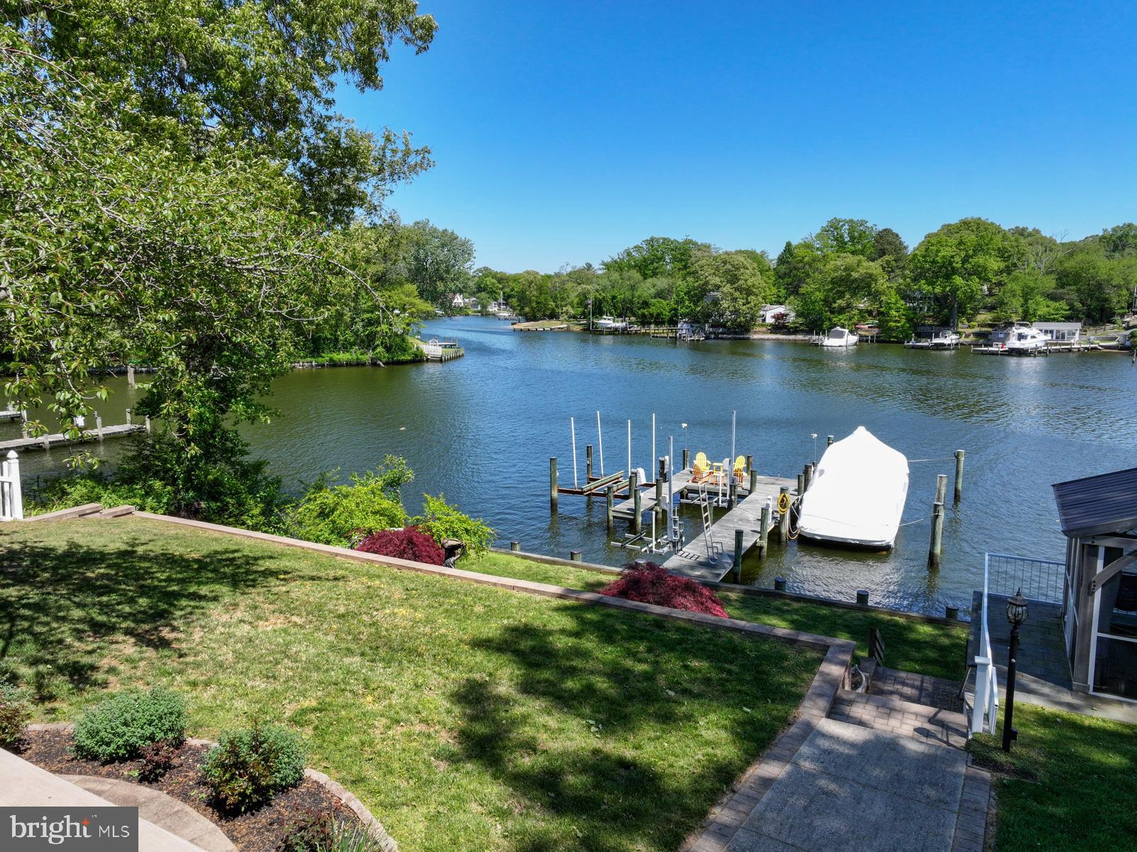 512 RIVERSIDE DRIVE