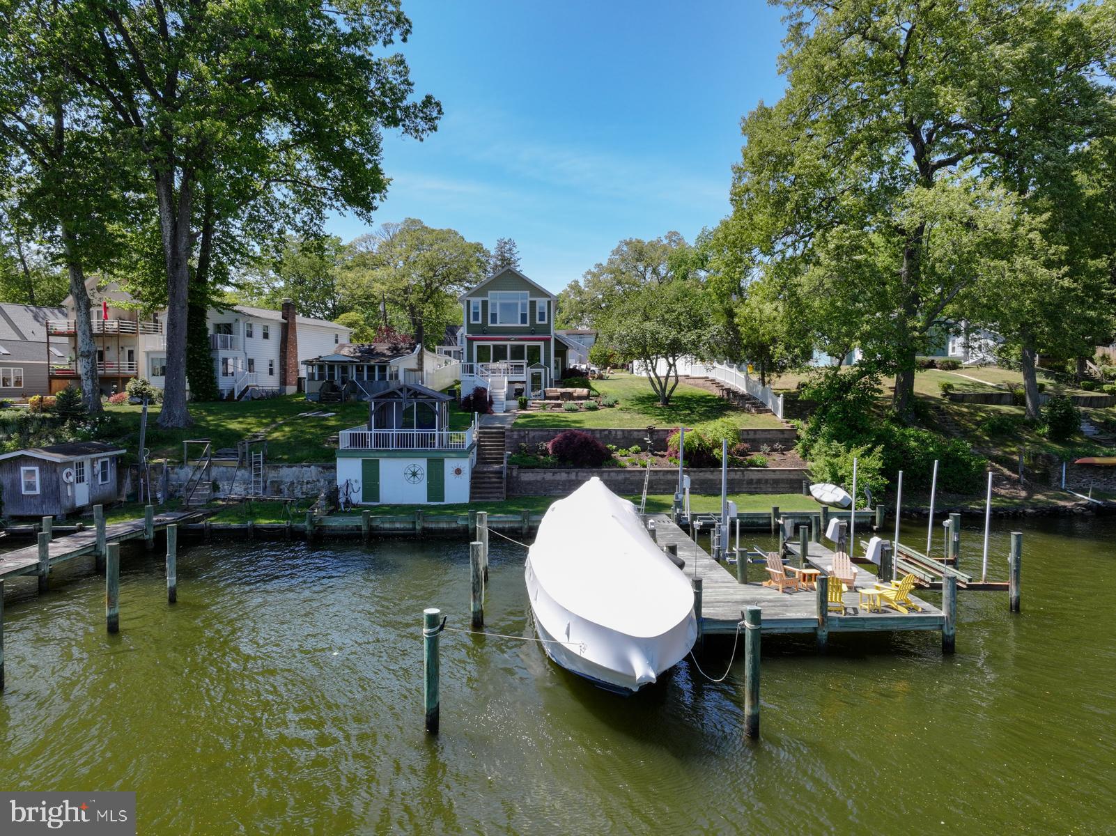512 RIVERSIDE DRIVE