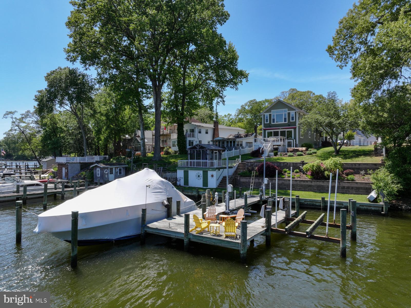512 RIVERSIDE DRIVE