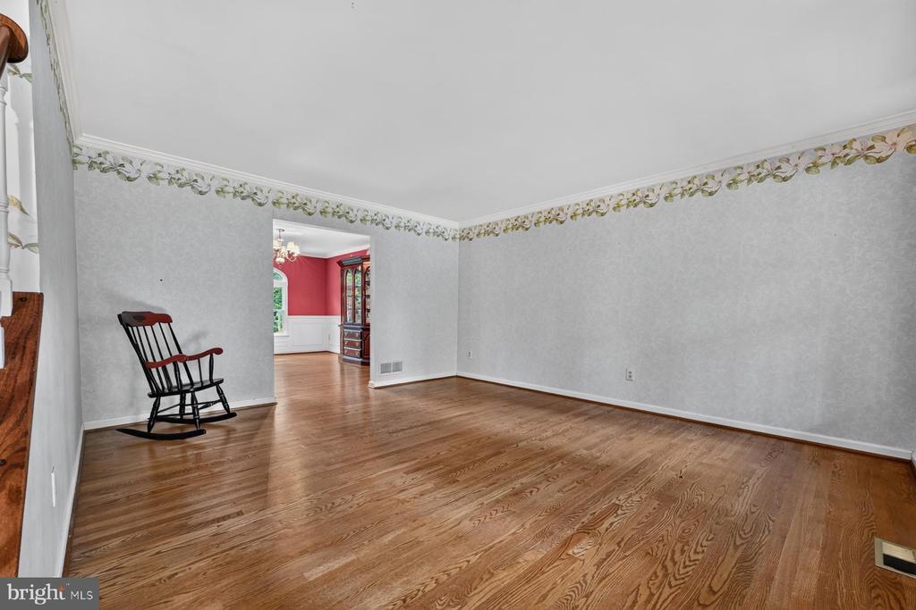 1482 WESTCLIFF DRIVE