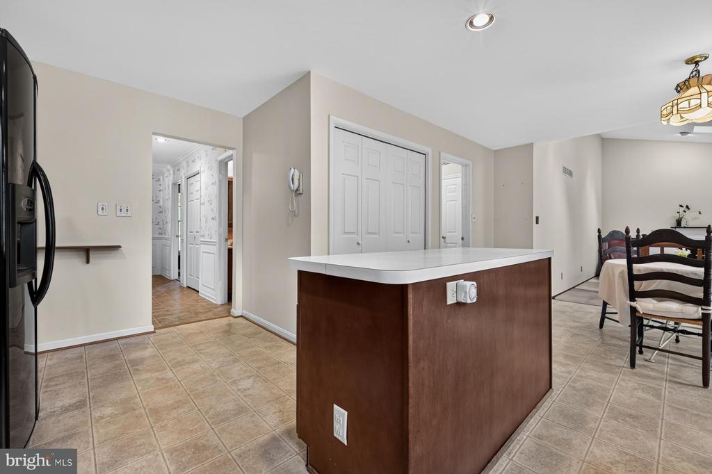 1482 WESTCLIFF DRIVE