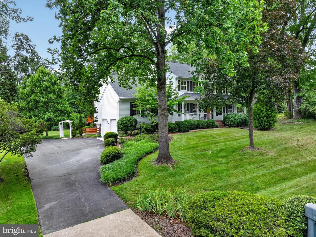 1482 WESTCLIFF DRIVE