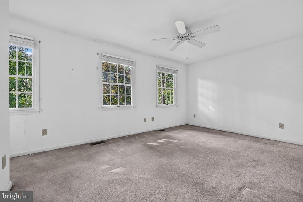 1482 WESTCLIFF DRIVE