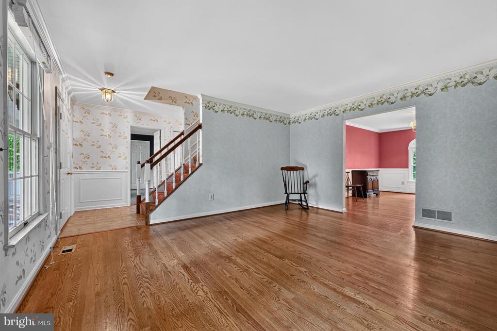 1482 WESTCLIFF DRIVE