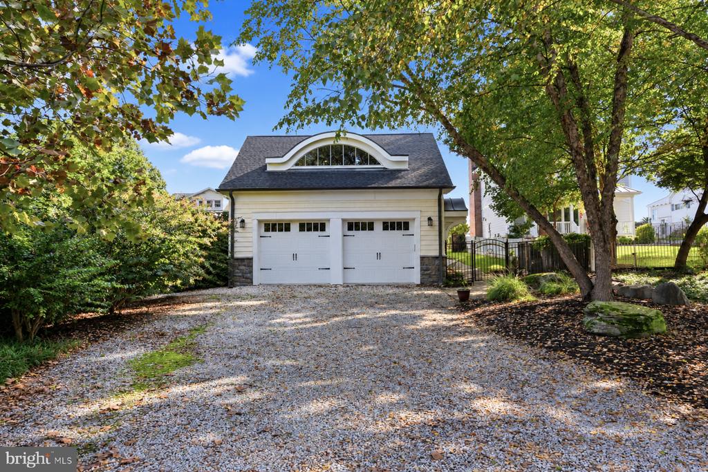 8163 BAYSIDE DRIVE