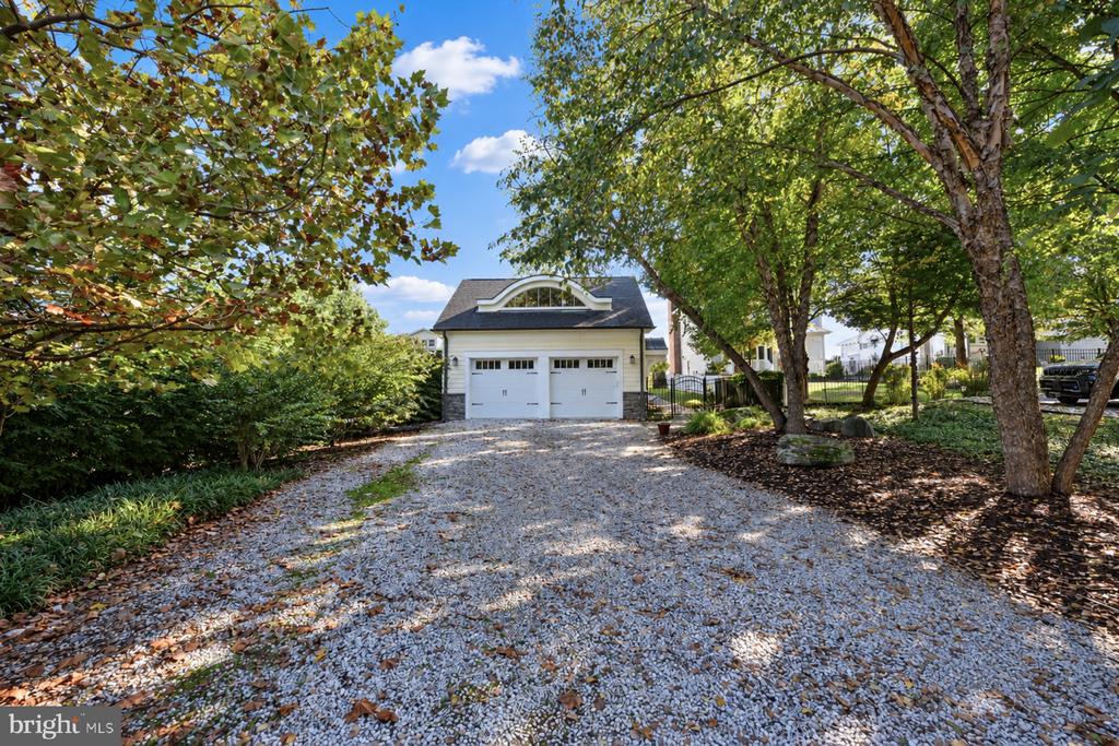 8163 BAYSIDE DRIVE