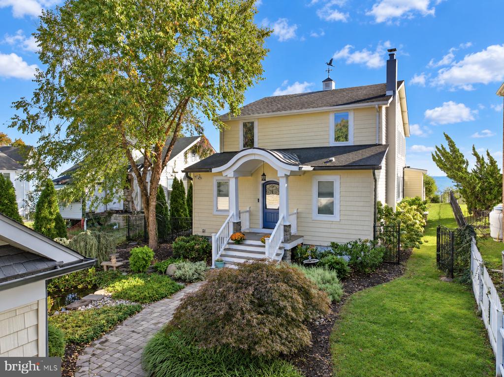 8163 BAYSIDE DRIVE