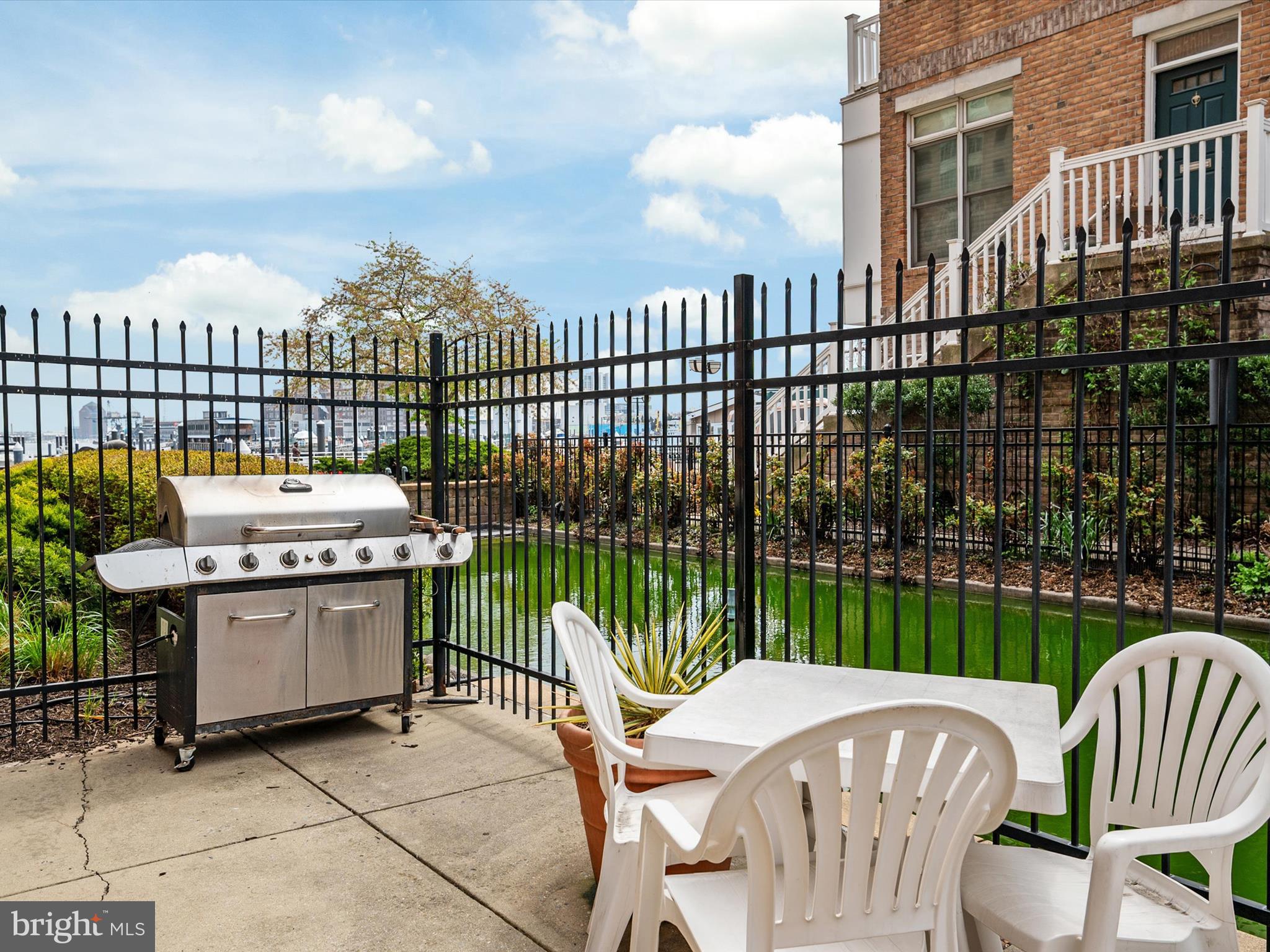 23 PIERSIDE DRIVE 438