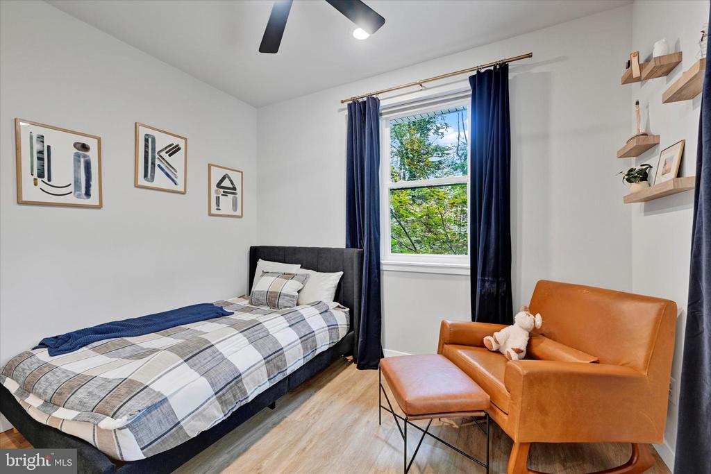 5437 GLEN ARM ROAD