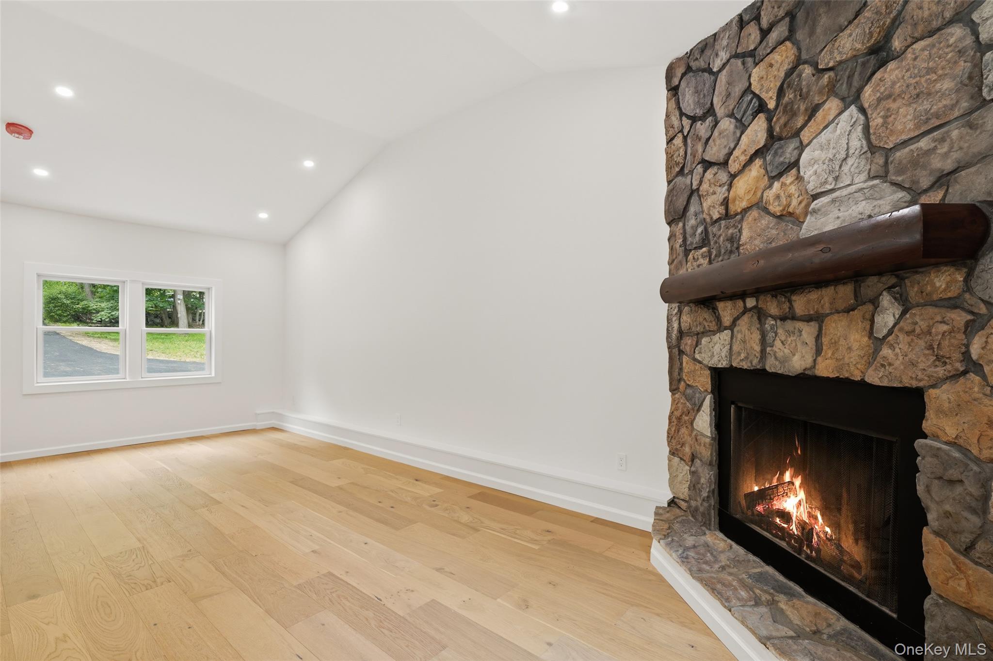 276 Agor Lane