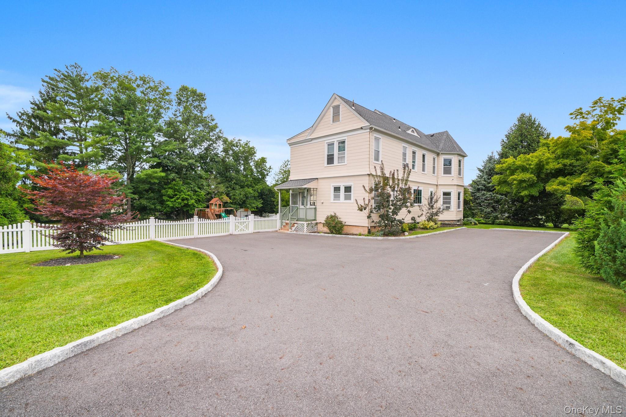 8 Bolton Place