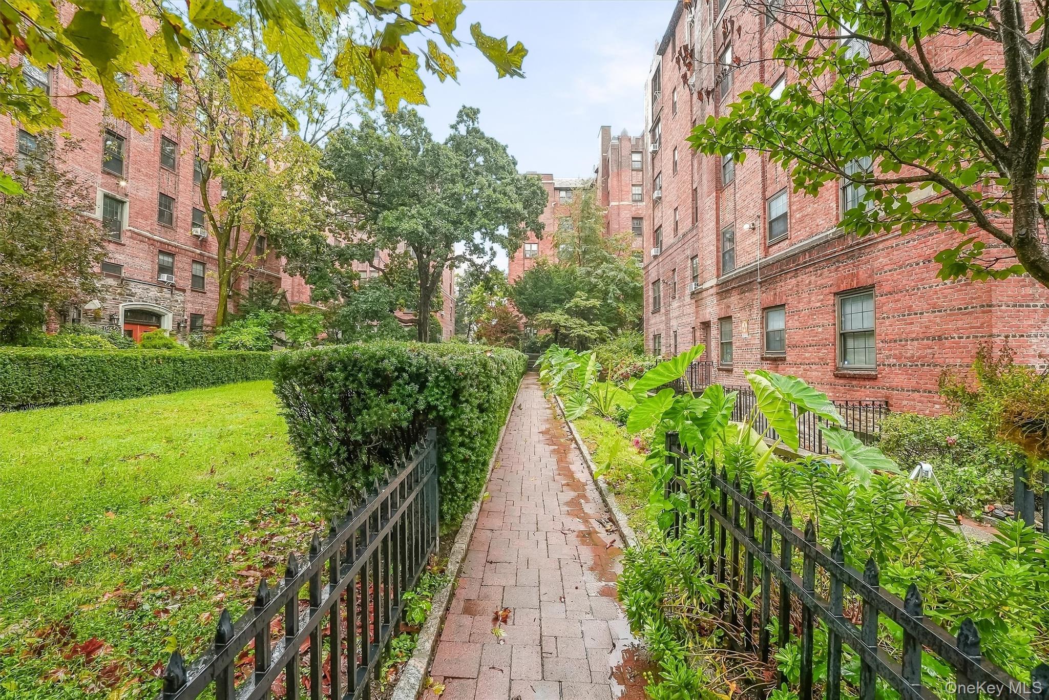 828 Bronx River Road Unit: 1AD