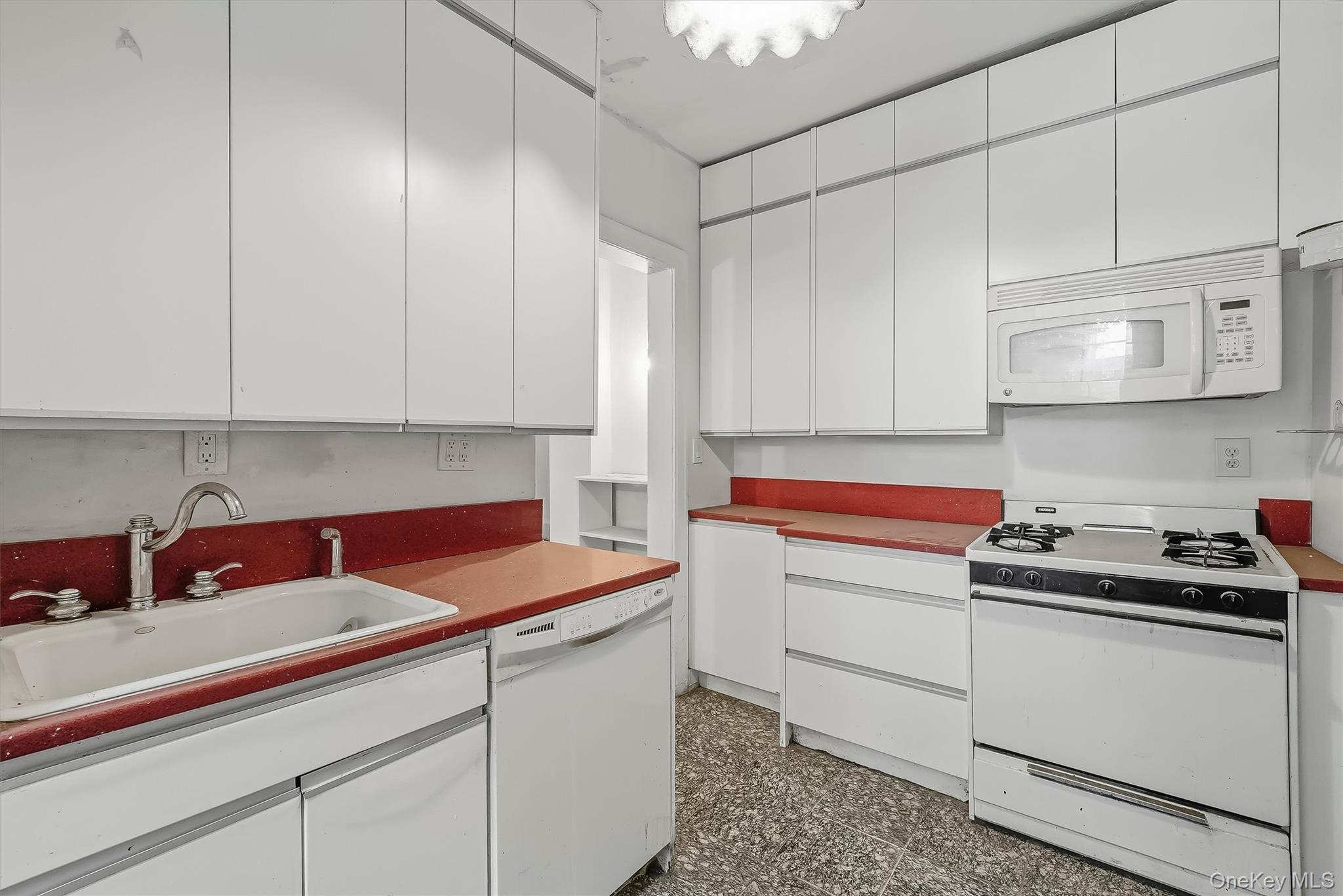 828 Bronx River Road Unit: 1AD