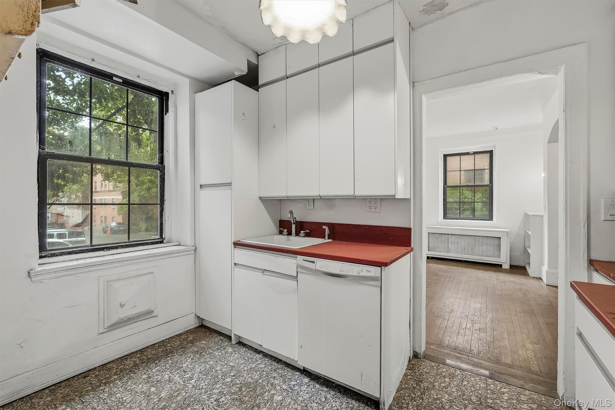 828 Bronx River Road Unit: 1AD