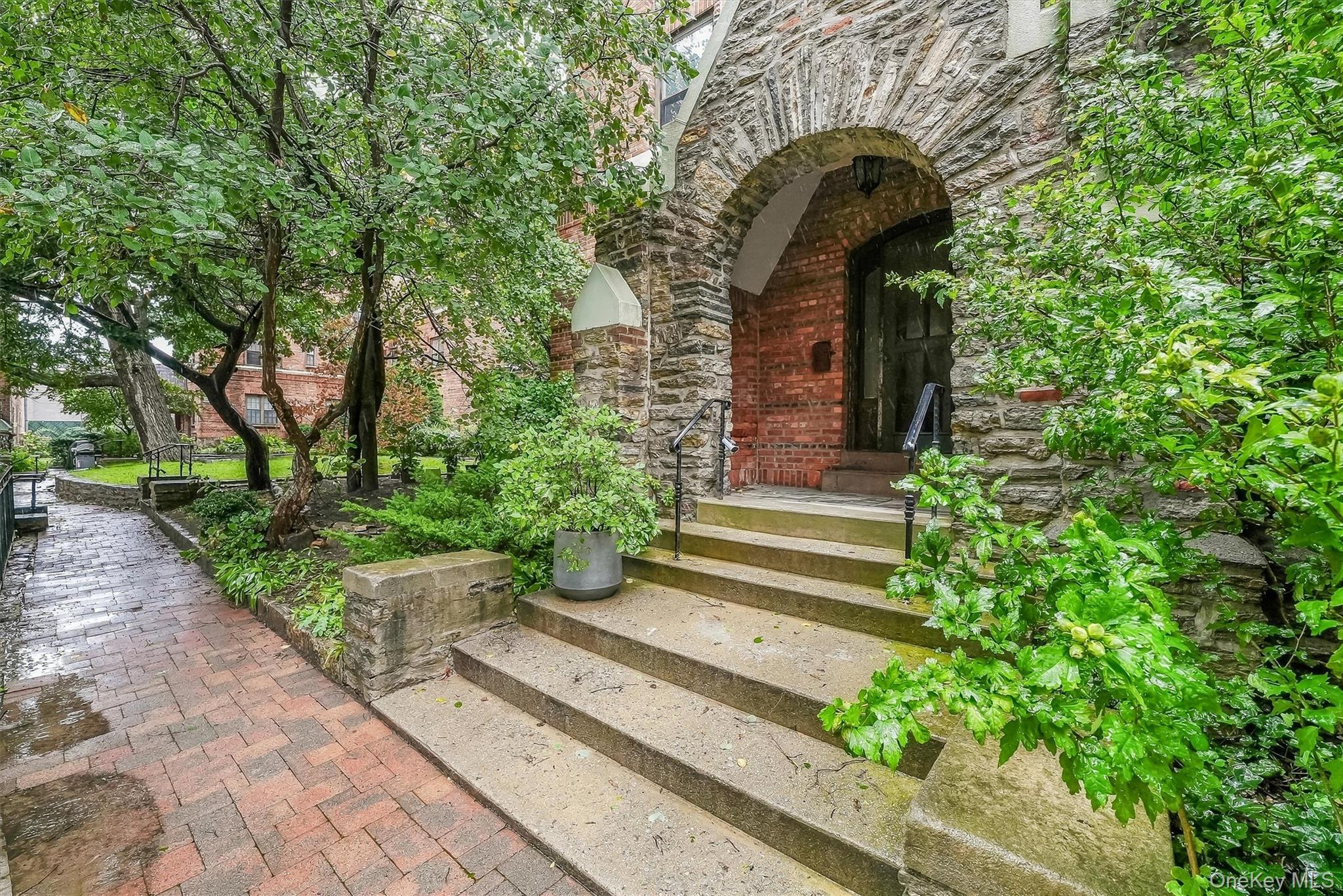 828 Bronx River Road Unit: 1AD