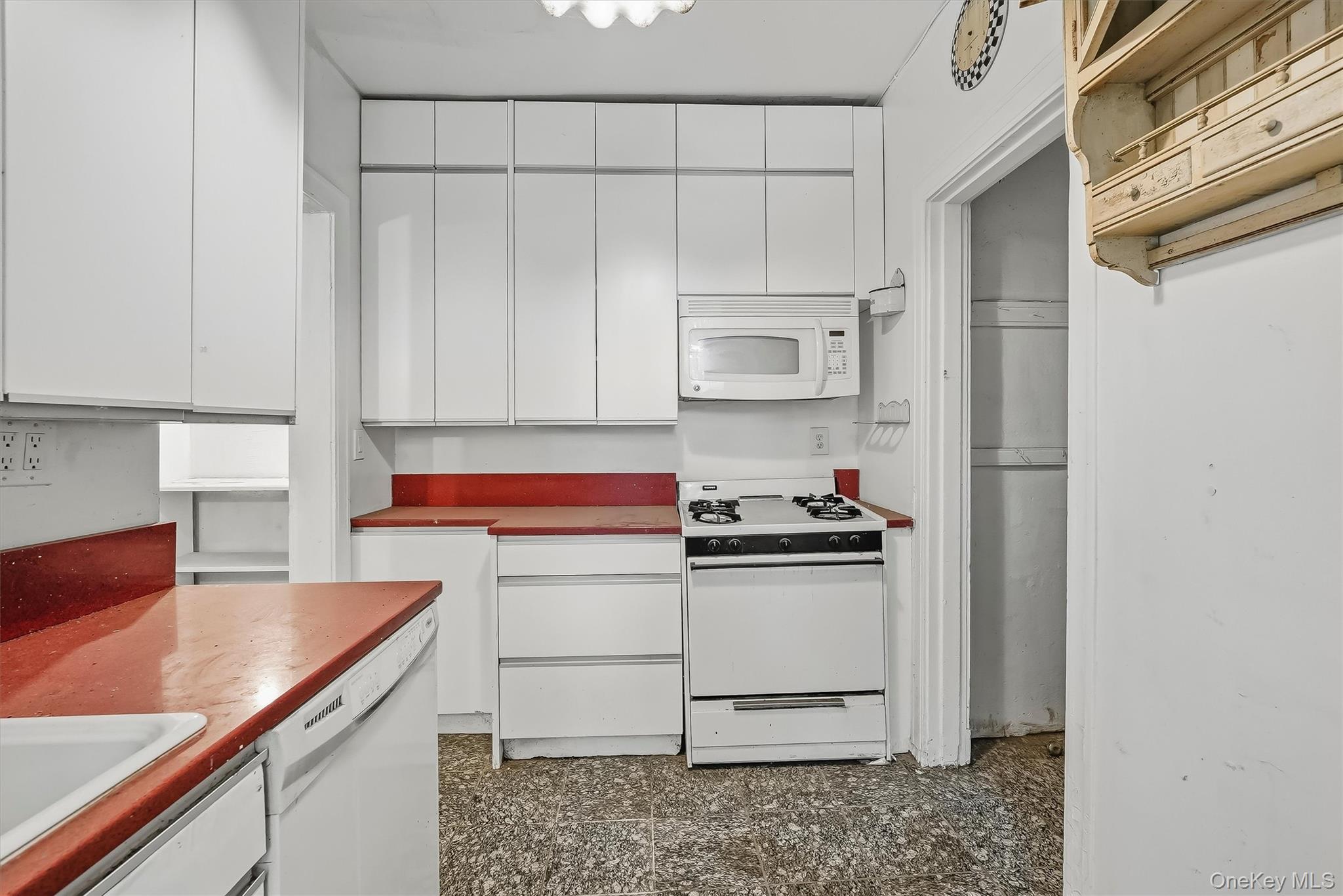 828 Bronx River Road Unit: 1AD