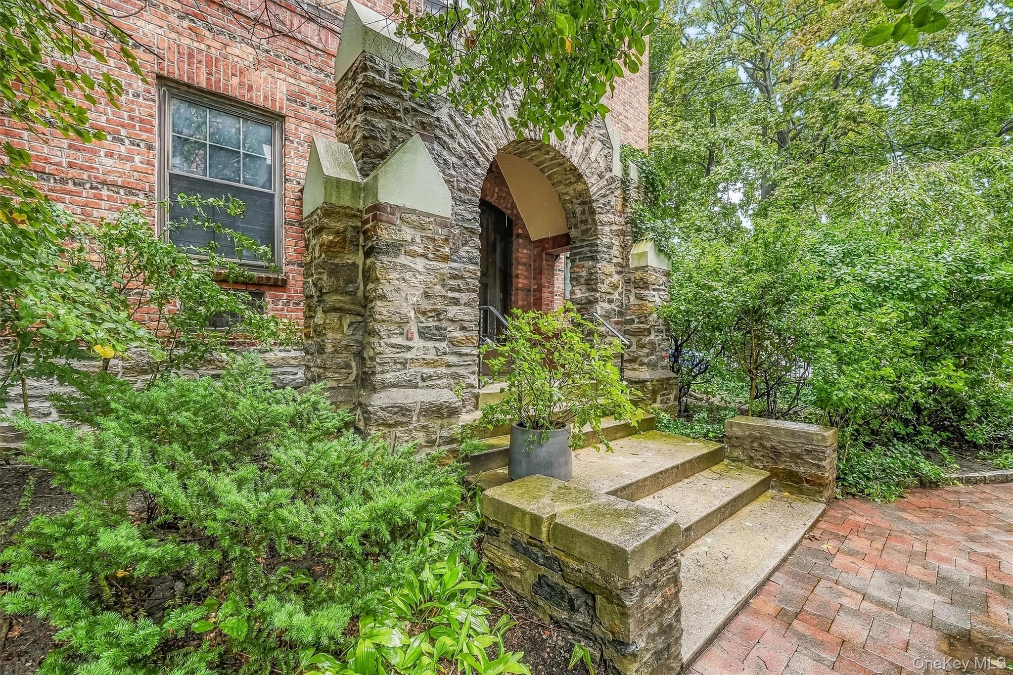 828 Bronx River Road Unit: 1AD