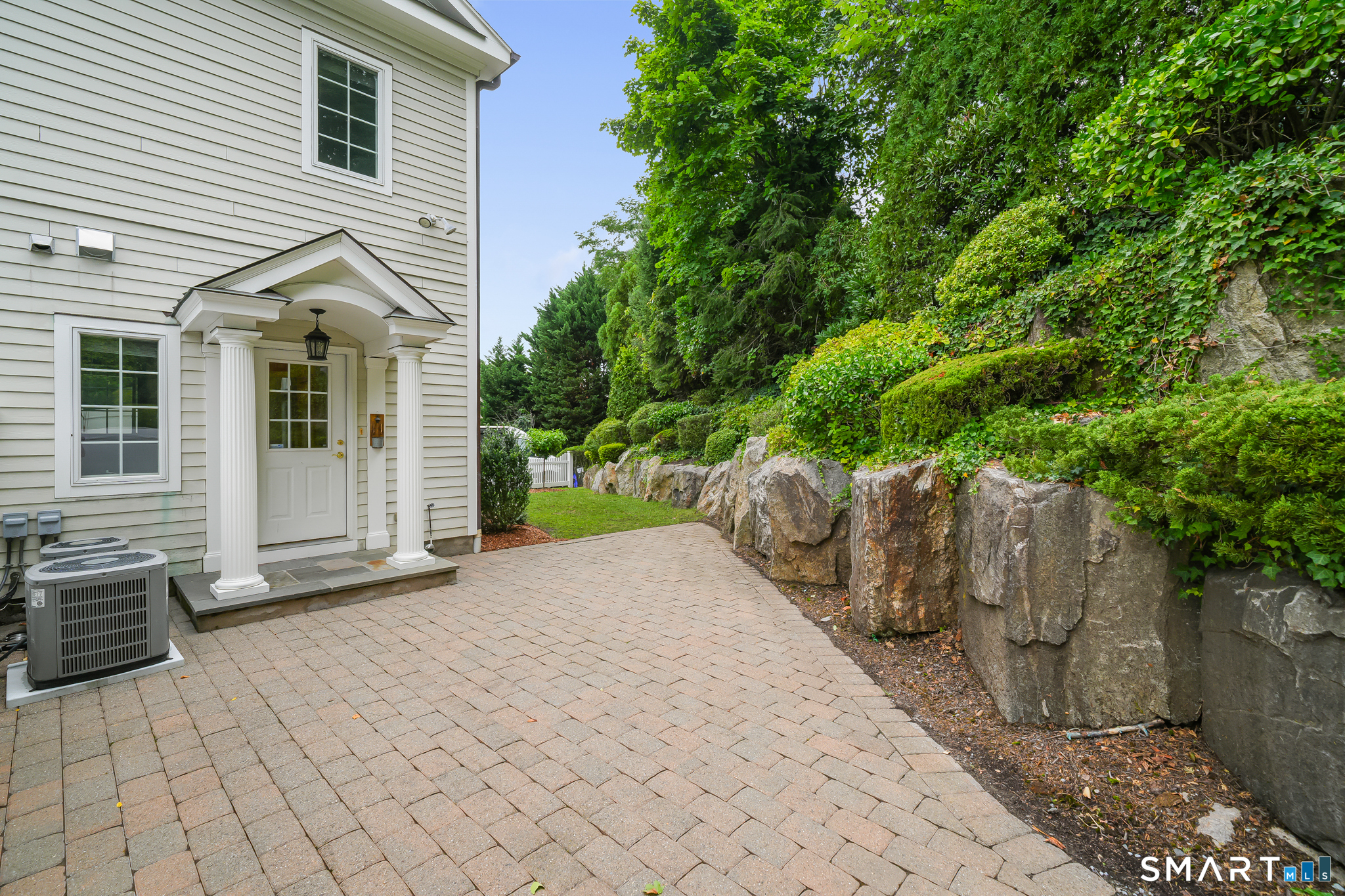 80 East Putnam Avenue