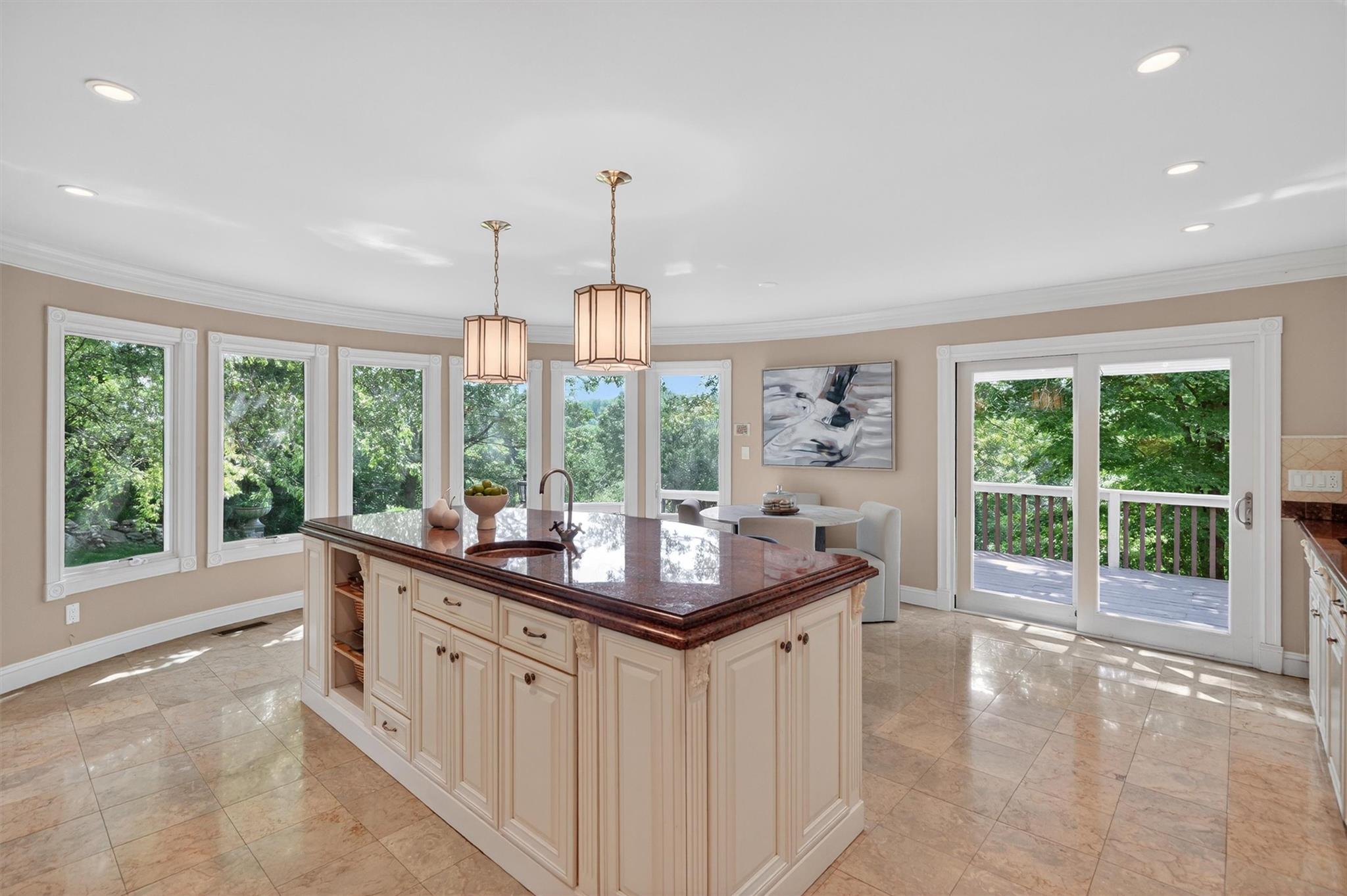 65 Round Hill Road