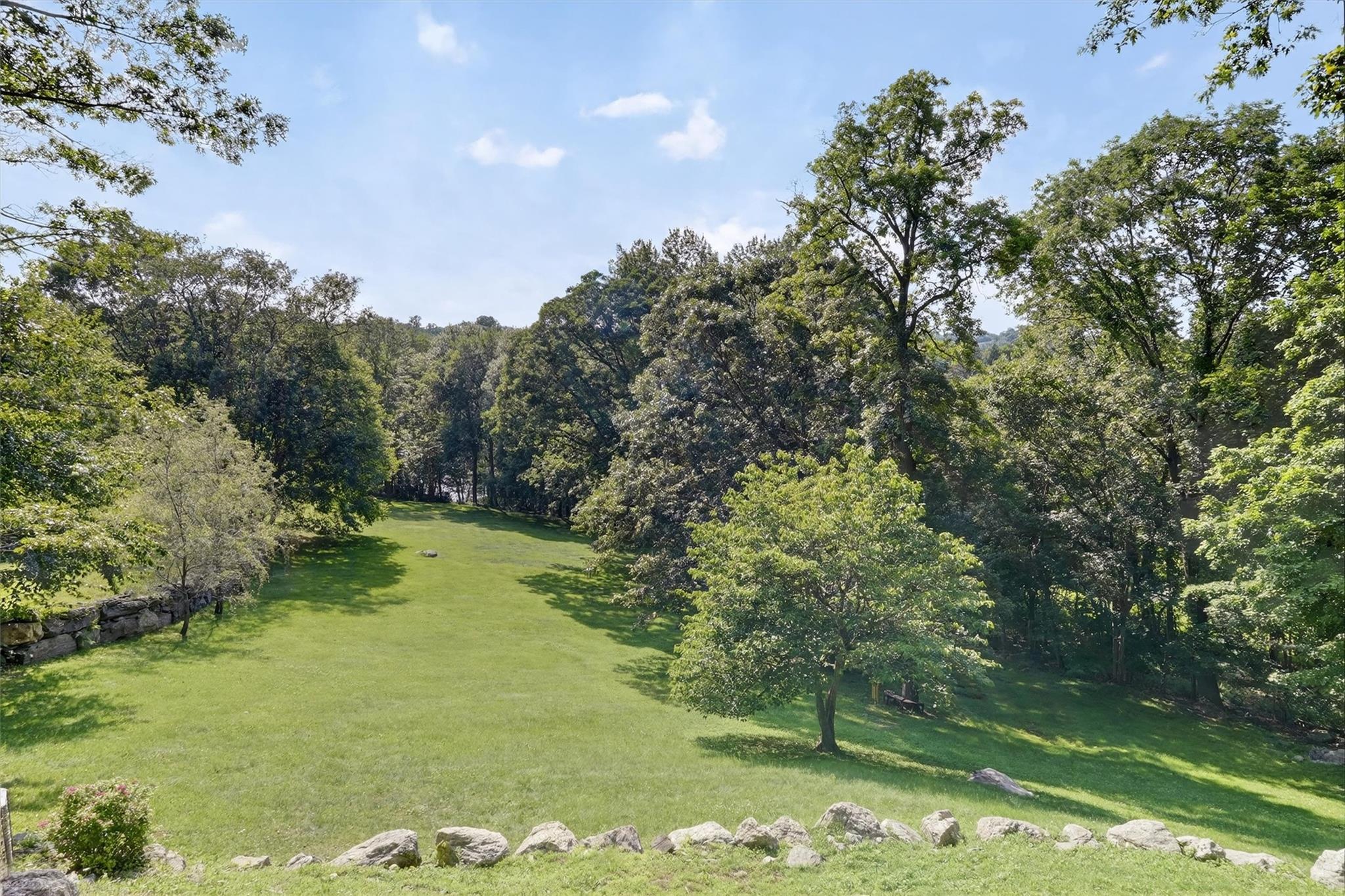 65 Round Hill Road