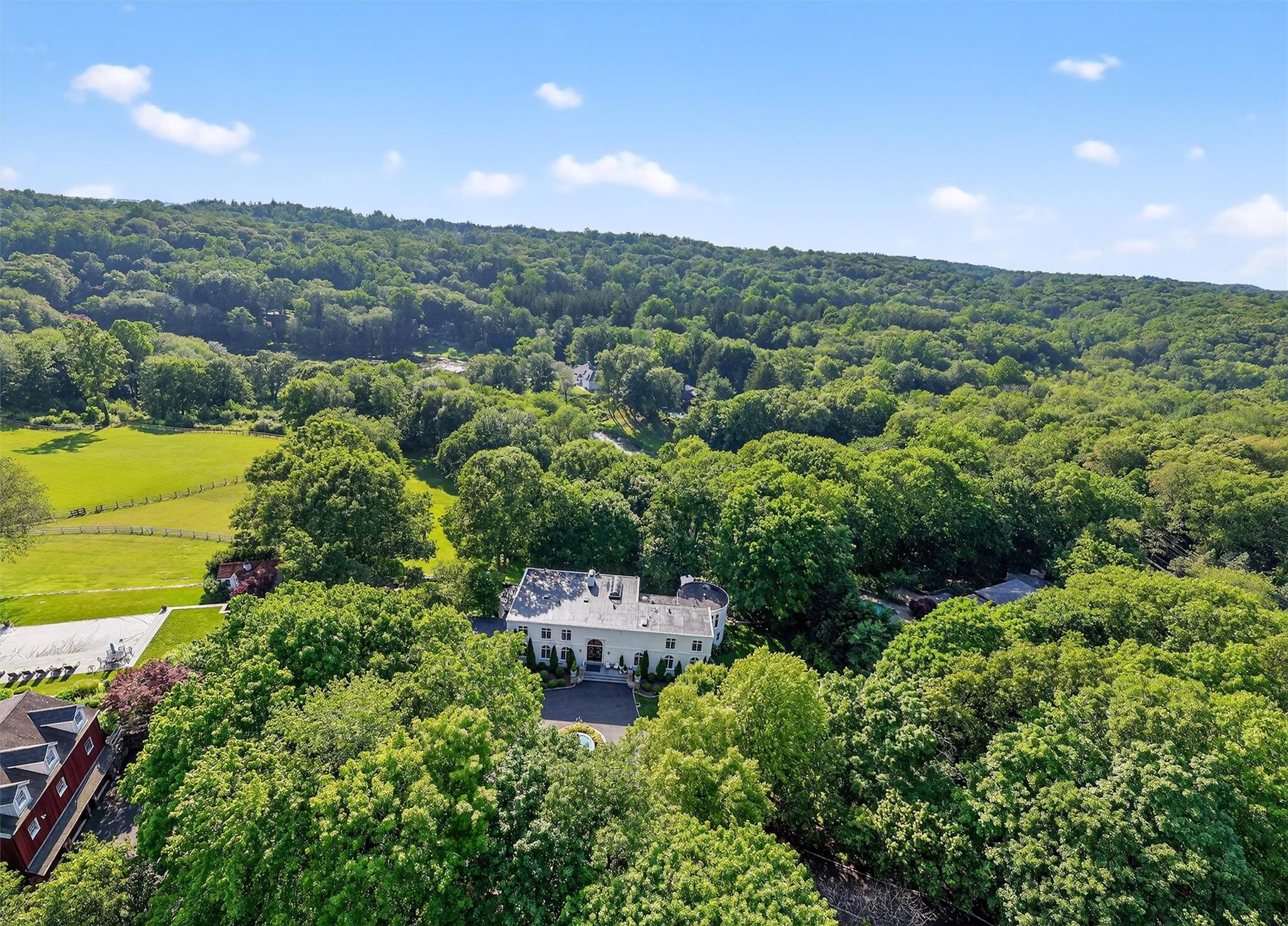 65 Round Hill Road