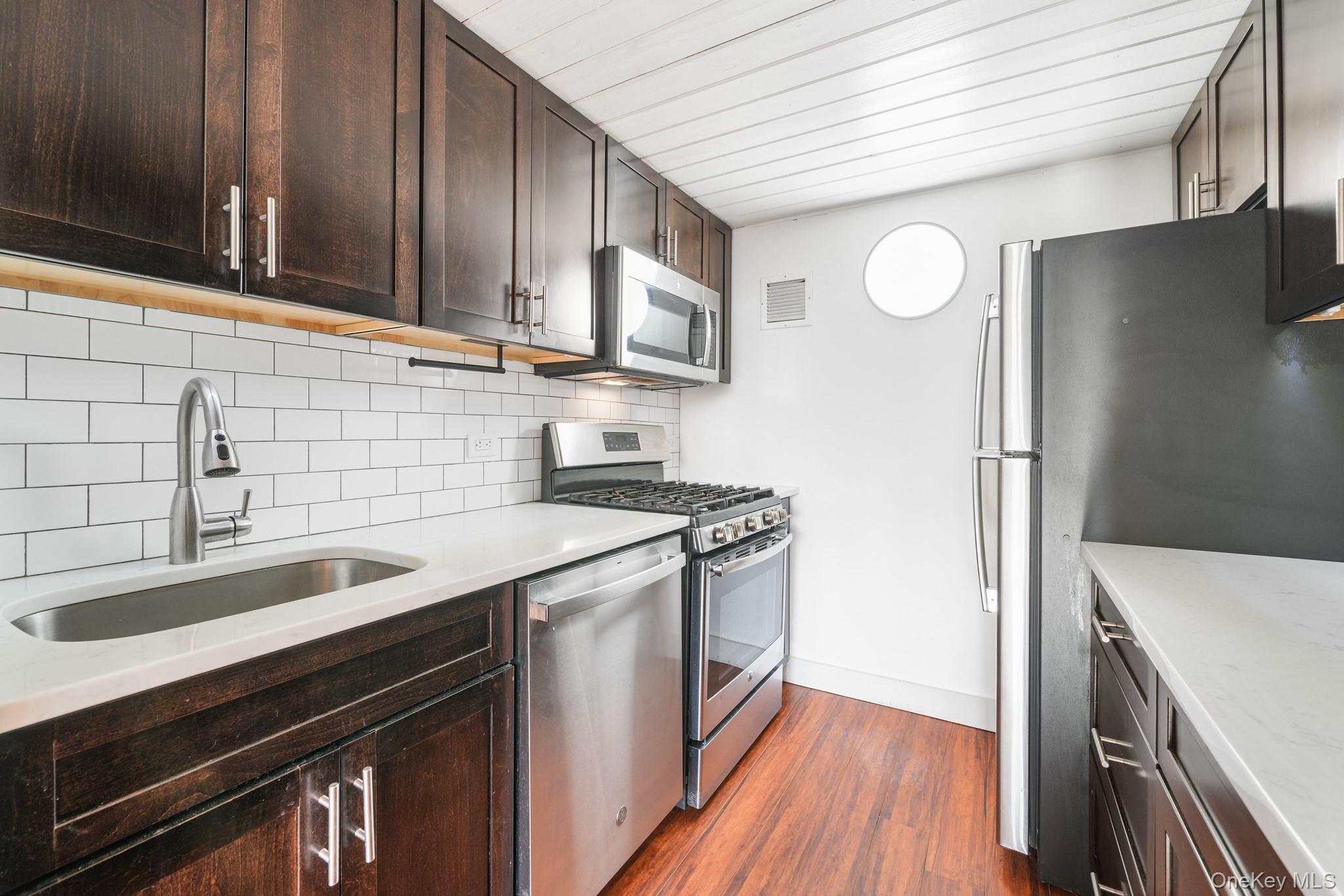 1 Landmark Square Unit: 431