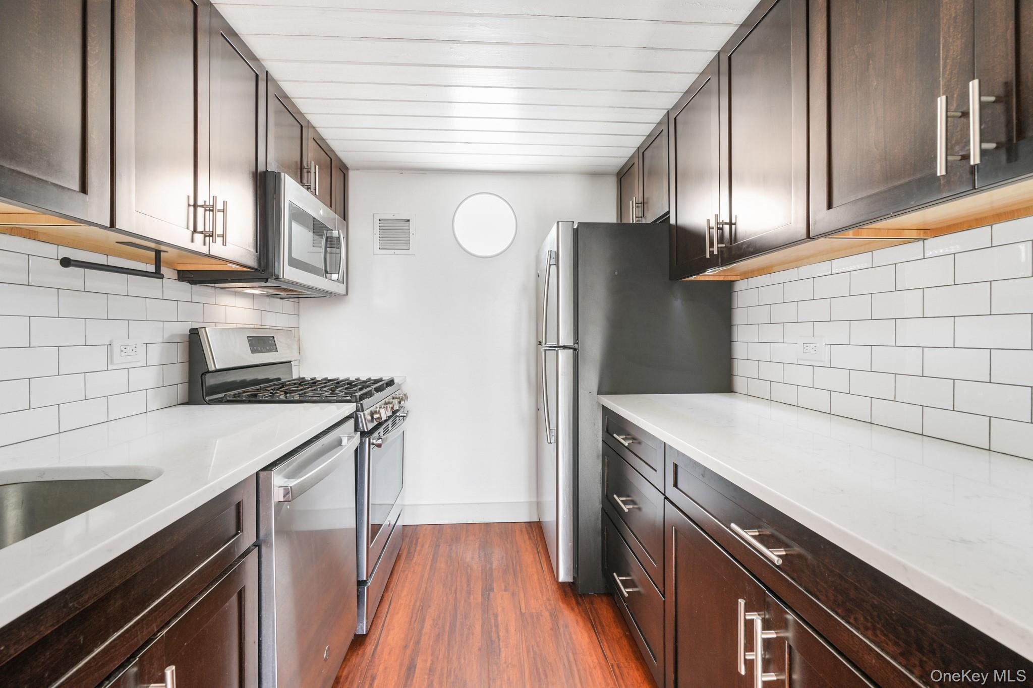 1 Landmark Square Unit: 431