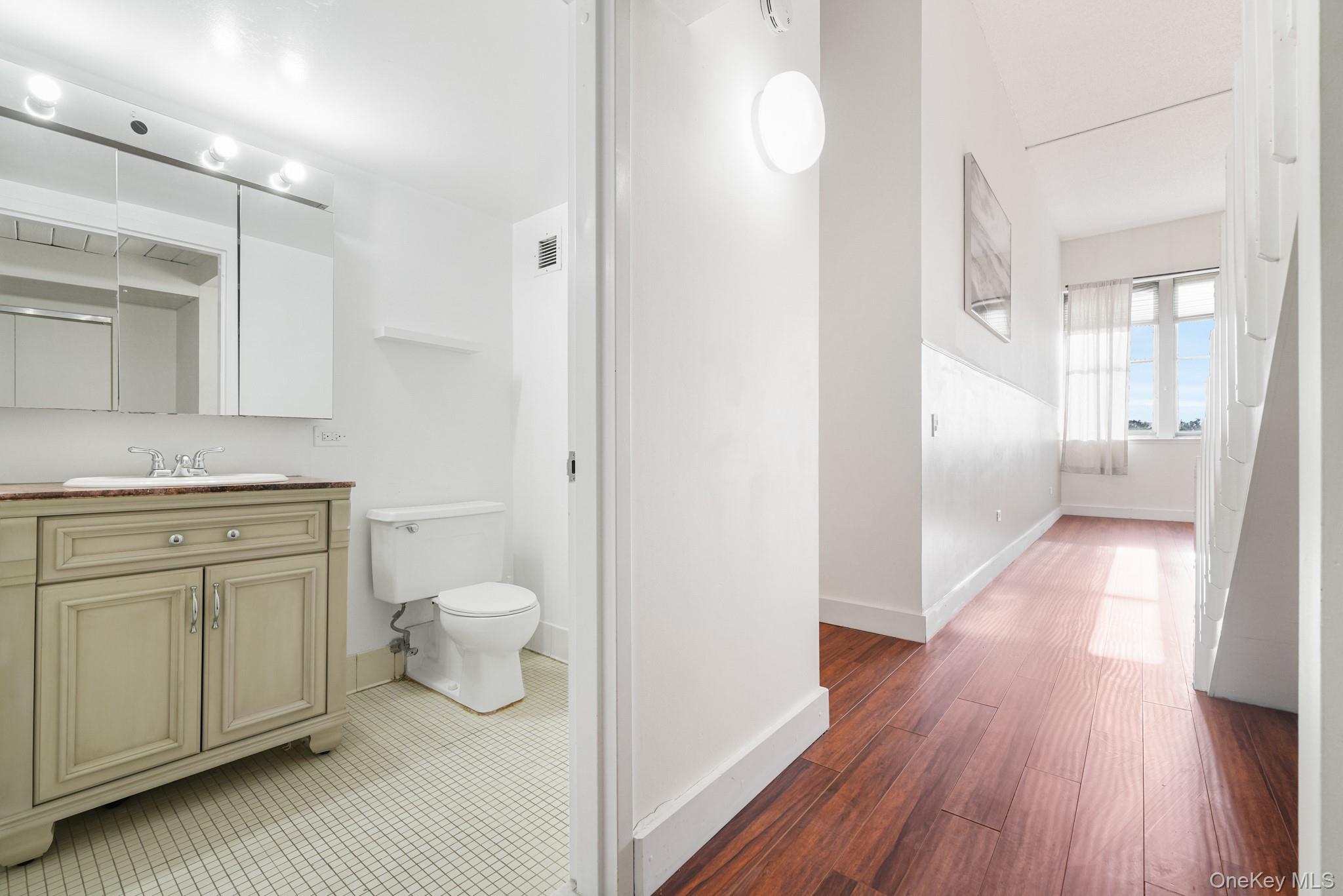 1 Landmark Square Unit: 431