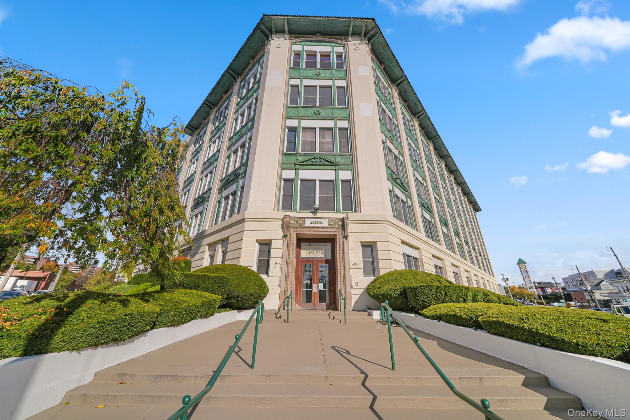 1 Landmark Square Unit: 431