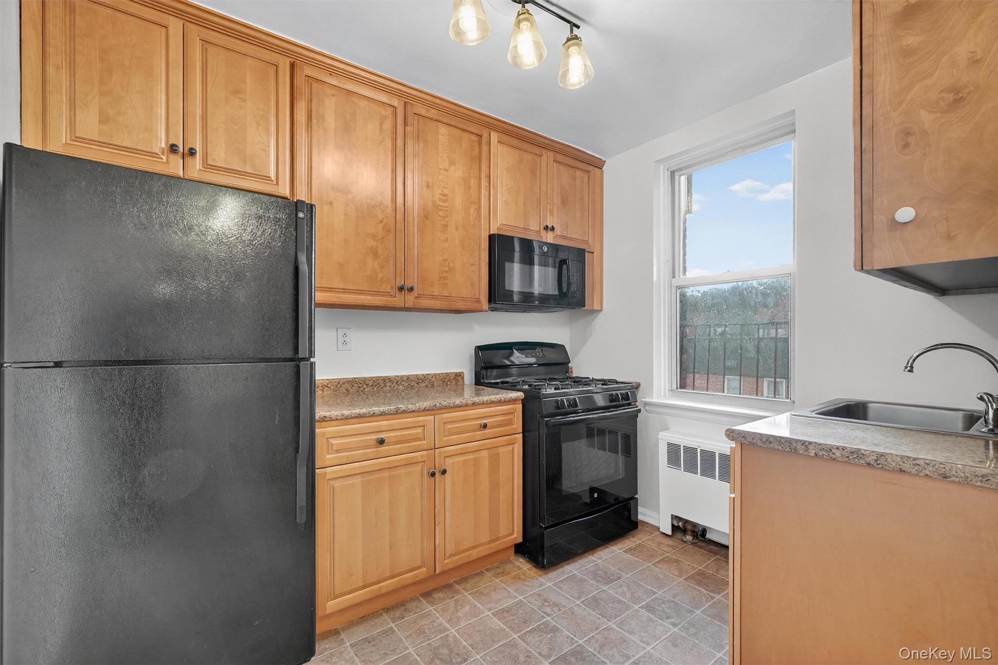 1 Georgia Avenue Unit: 6C