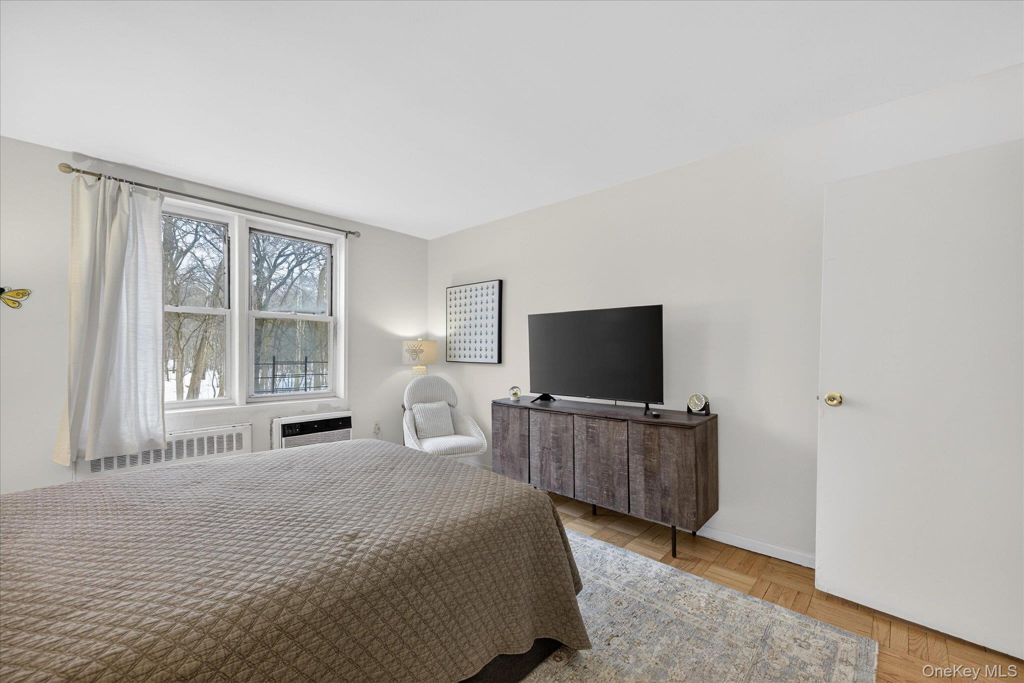 6535 Broadway Unit: 1G