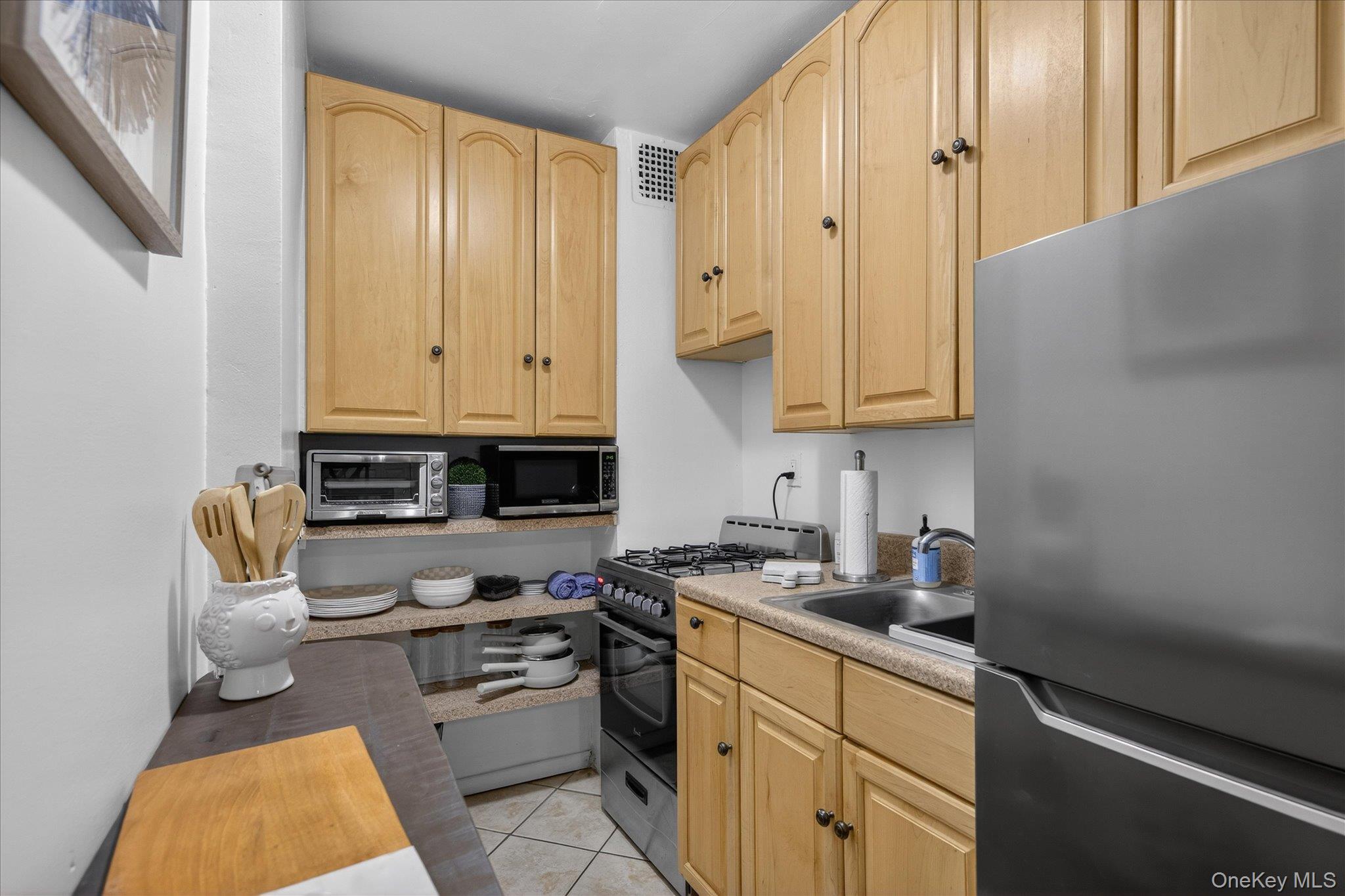 6535 Broadway Unit: 1G