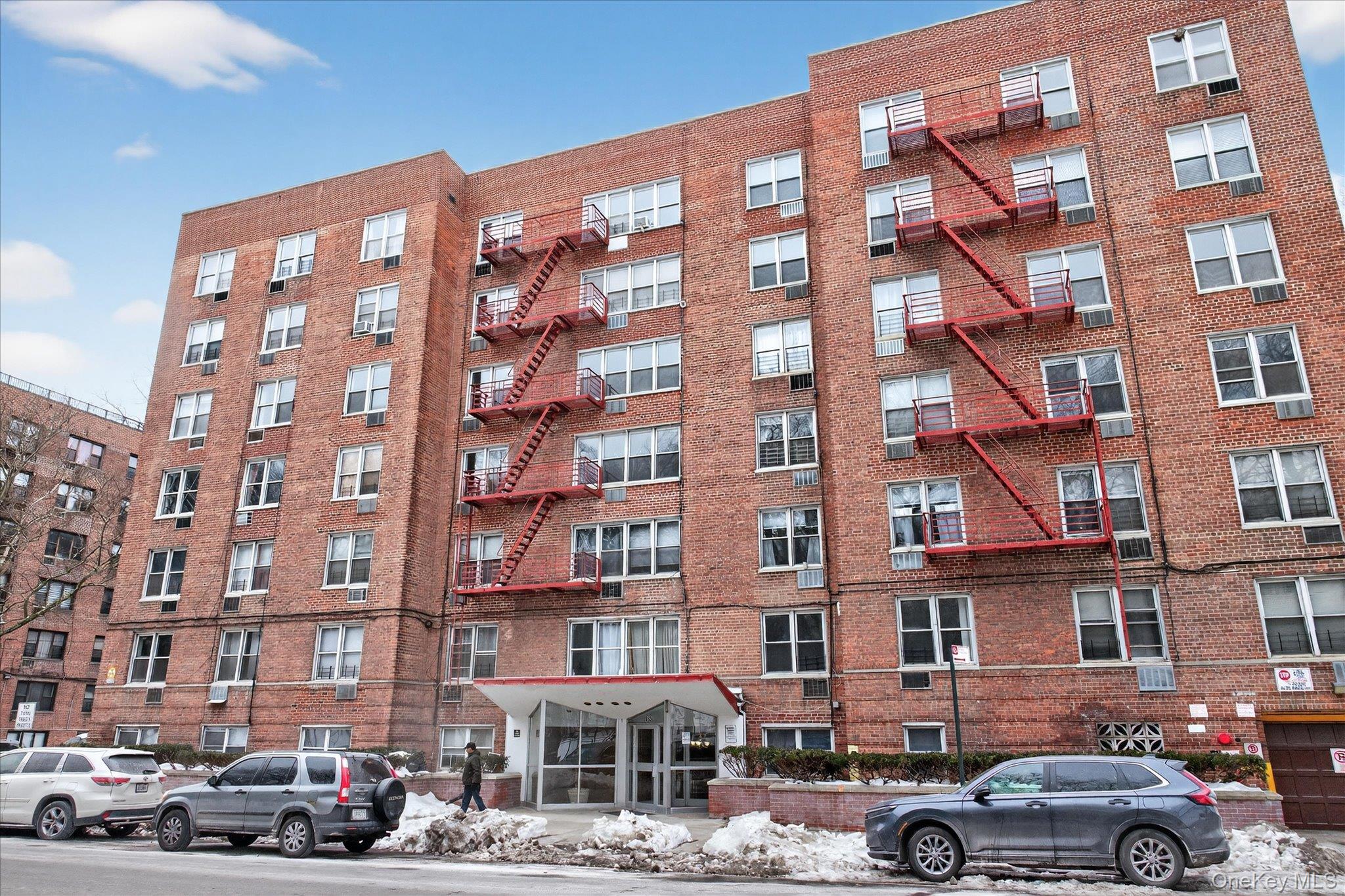 6535 Broadway Unit: 1G