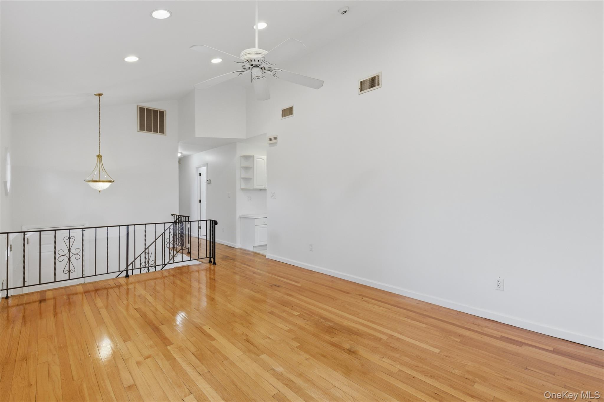 20 N Washington Avenue