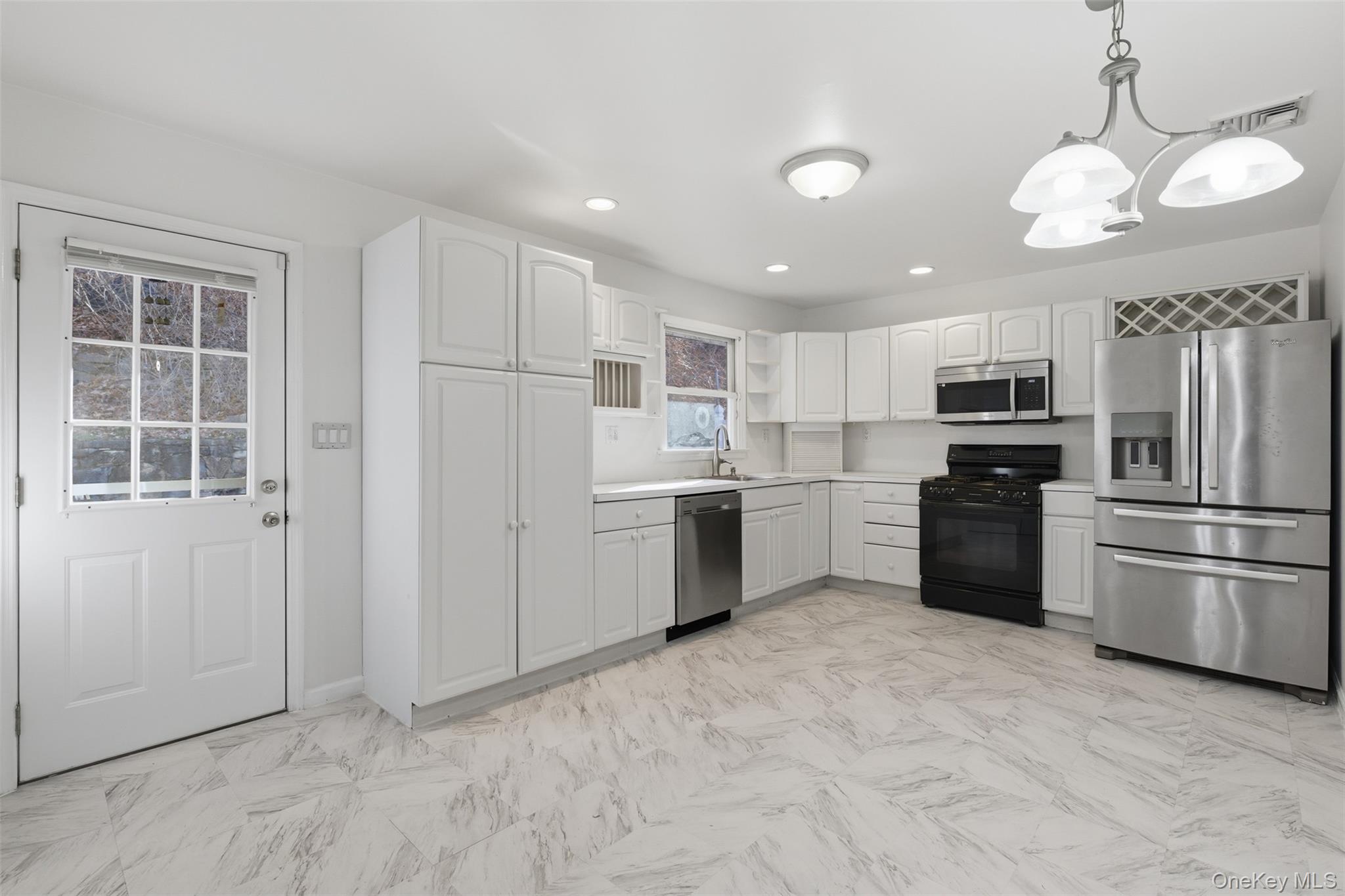 20 N Washington Avenue