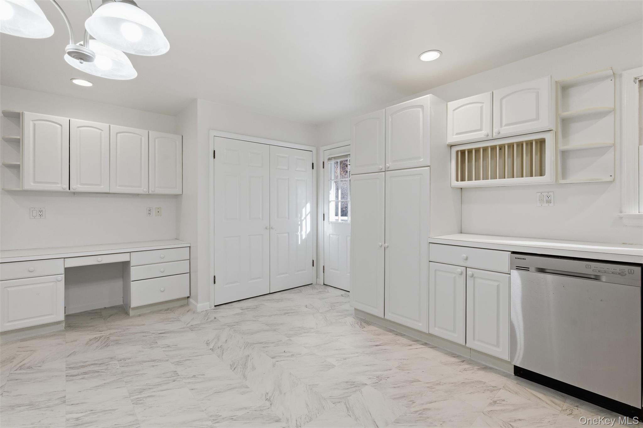 20 N Washington Avenue