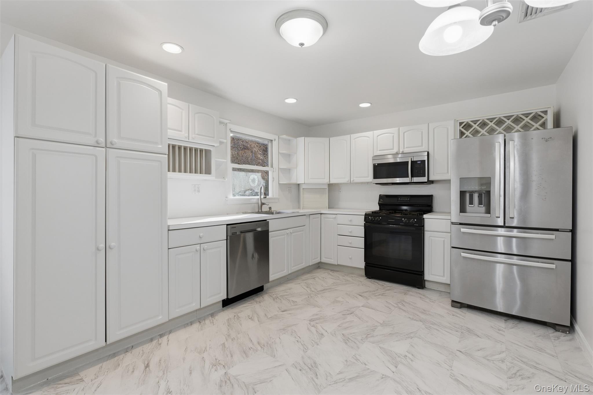 20 N Washington Avenue