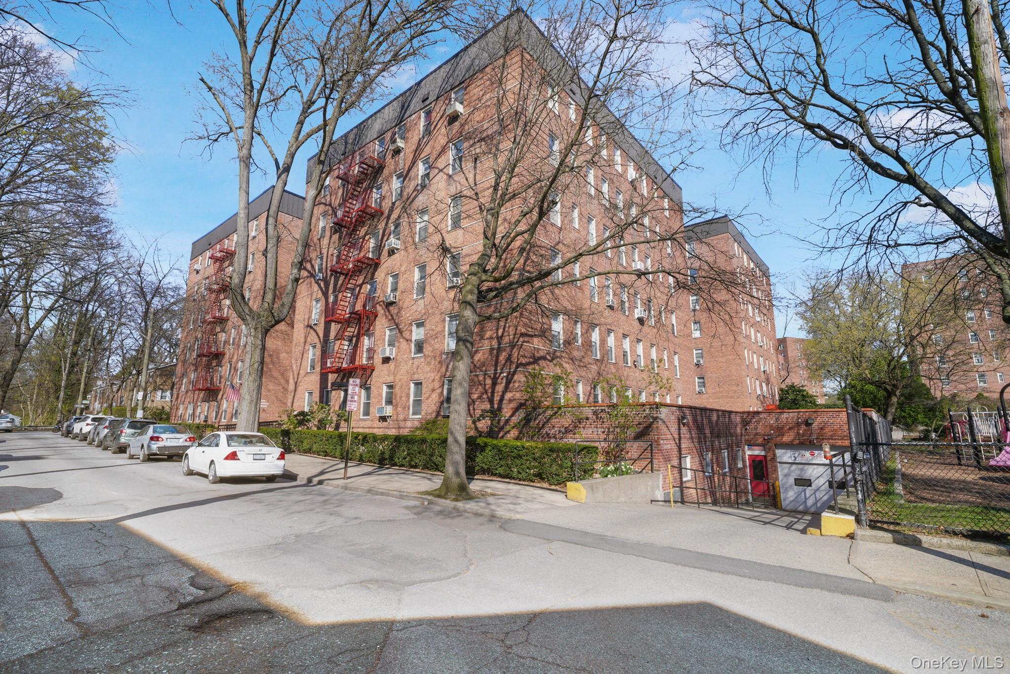 2 Louisiana Avenue Unit: 4H