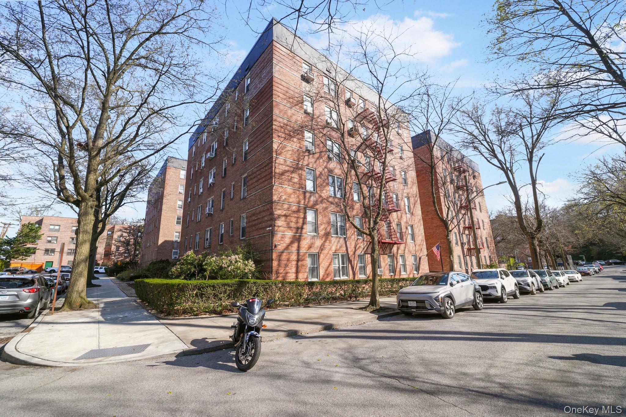 2 Louisiana Avenue Unit: 4H