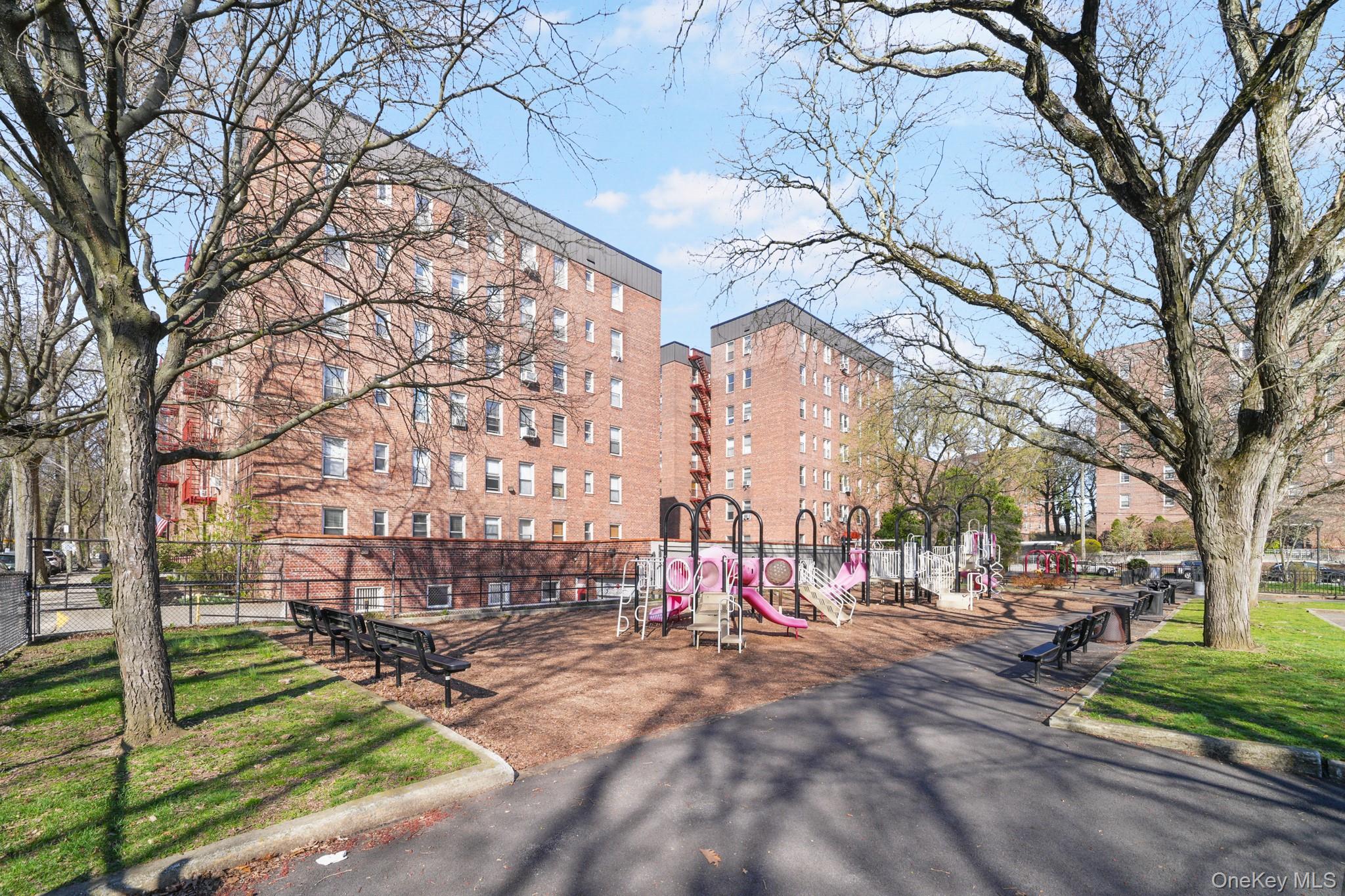 2 Louisiana Avenue Unit: 4H